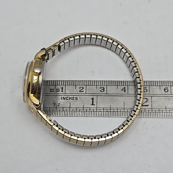 Womens Virgin Islands Swiss Rotating Gem Second Hand Watch Gold Tone New Battery - Picture 9 of 10